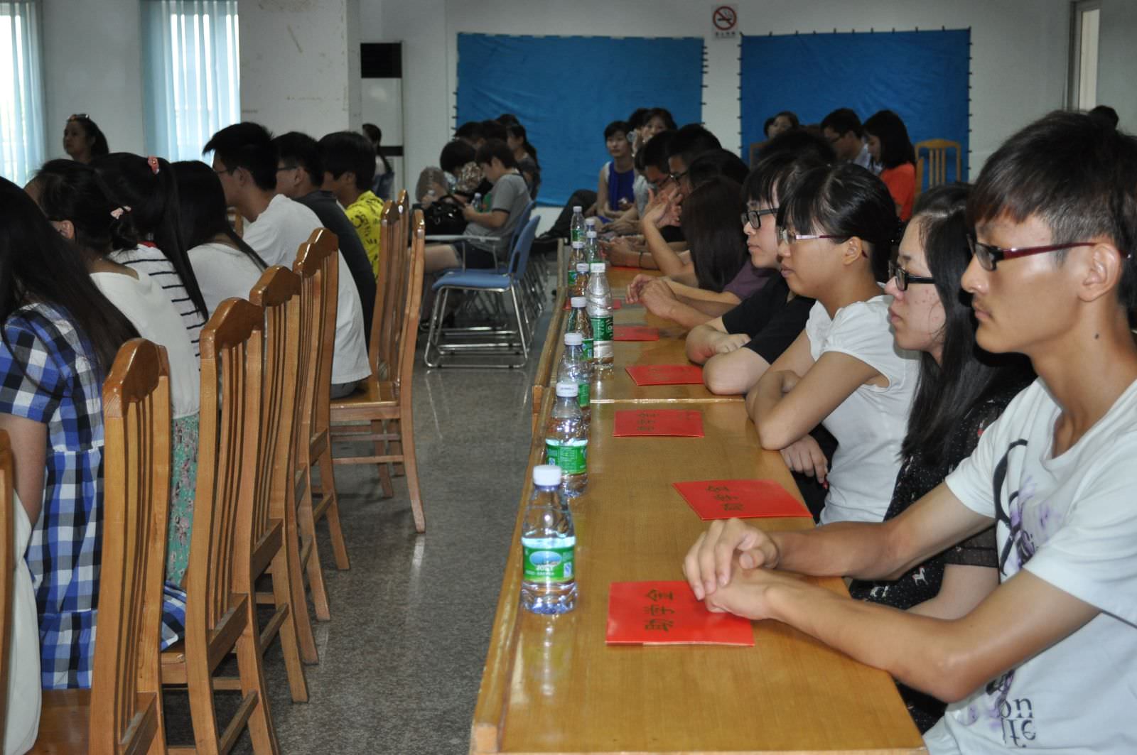 菩提心慈善基金首度“慈航”   助夢昆山困難學子